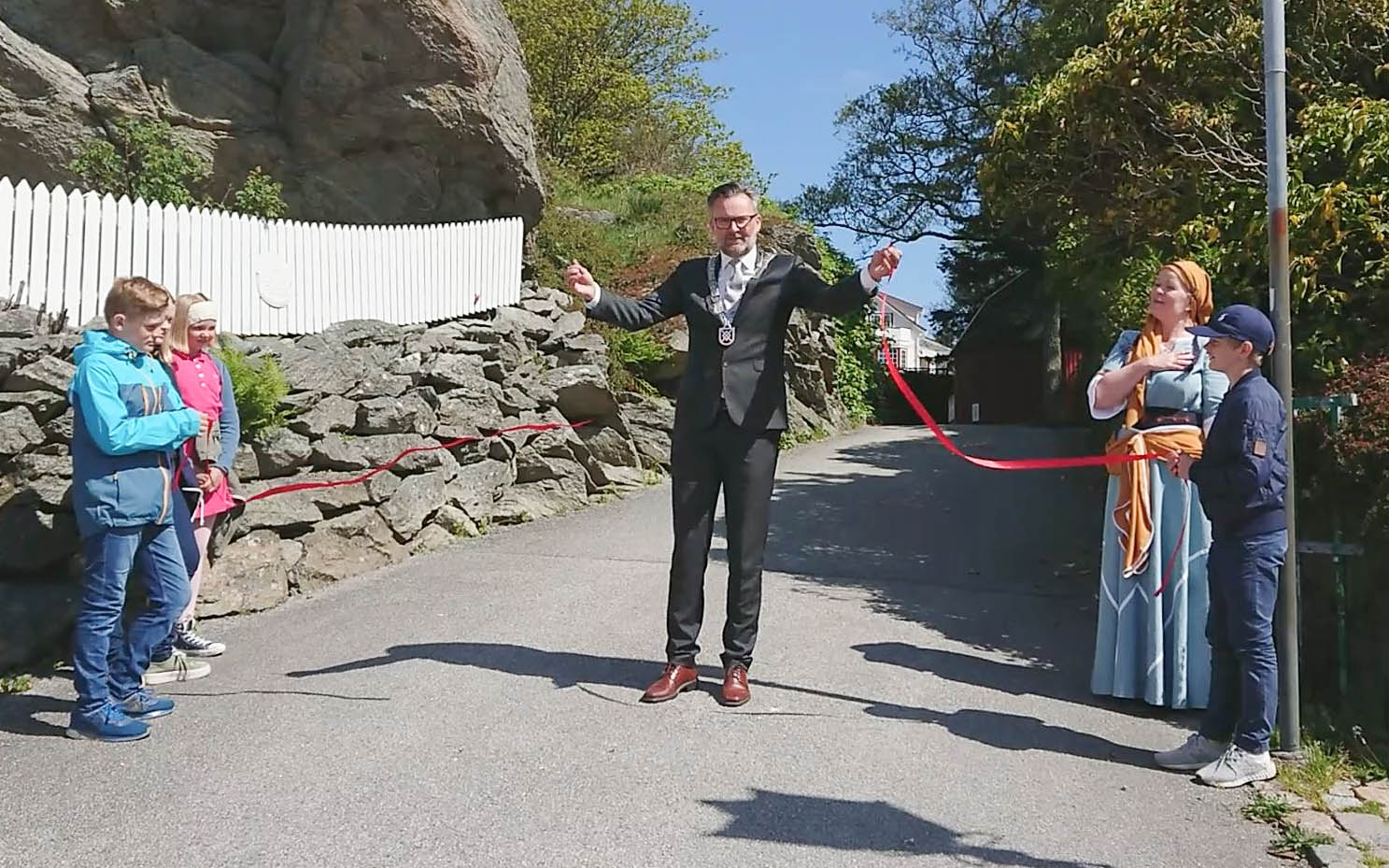 Ordfører Jarle Nilsen erklærer appen for lansert